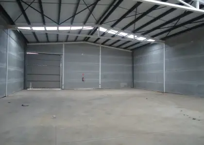 Alquiler de nave industrial de 800 M2 de parcela y 554 M2 construidos en Manzanares
