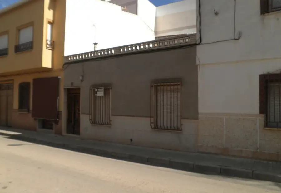 Casa/Chalet pareado En Venta Calle Triunfo Ave María, Tomelloso en Tomelloso
