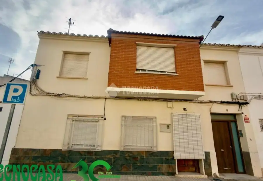 Casa en venta en Alcázar De San Juan - Alcázar De San Juan, 99.900 €, 80 m2, ref. 666790 en Alcázar de San Juan