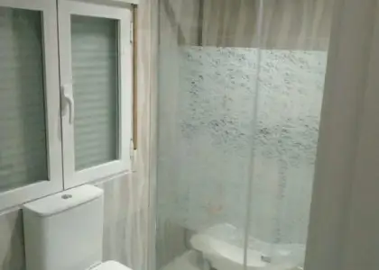 Casa en venta en Alcázar De San Juan, Grupo Renfe, de 90 m2 con 3 dormitorios, baño y aseo por 105.000 €, Ref. 0268 en Alcázar de San Juan