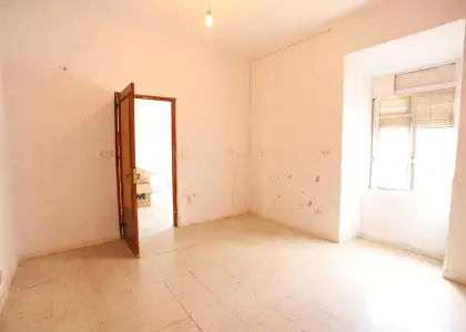 CASA PARA REFORMA ÍNTEGRA PRÓXIMA A PLAZA DEL ARENAL CON 375 m2 DE PARCELA Y 225 m2 DE PATIO en Alcázar de San Juan