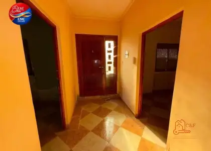 Chalet en venta en Argamasilla De Alba, Calle Avemaria, de 211 m2 con 5 dormitorios, 2 baños y plaza de garaje por 60.000 €, Ref. 0457 en Argamasilla de Alba