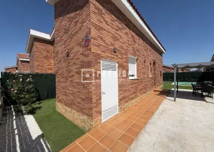 Chalet en venta en Pioz, Guadalajara en Pioz