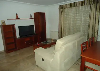 Duplex de 2 dormitorios seminuevo y amplio en Manzanares