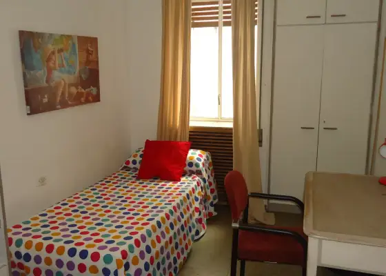 Habitación en piso compartido de 3 habitaciones en alquiler en Centro en Córdoba