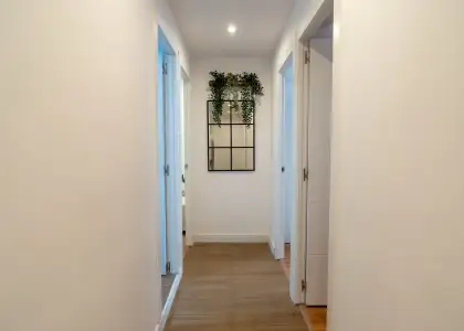 Habitación en piso compartido de 4 habitaciones en alquiler en Oviedo, con todos los gastos incluidos, ideal para profesionales y estudiantes. en Oviedo