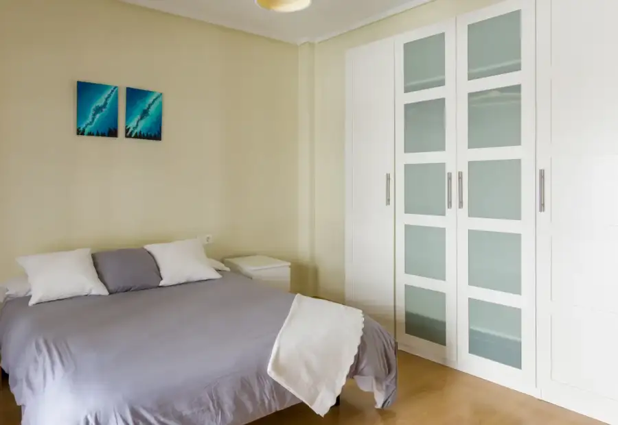 Habitación en piso compartido de 4 habitaciones en alquiler en Zaragoza, ideal para mujeres. en Zaragoza