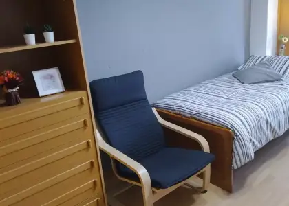 Habitación en piso compartido de 4 habitaciones en Zaragoza, ideal para profesionales y estudiantes. en Zaragoza