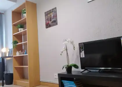 Habitación en piso compartido de 4 habitaciones en Zaragoza, ideal para profesionales y estudiantes. en Zaragoza