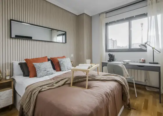 Habitación en un piso compartido de 5 dormitorios en alquiler en Legazpi. en Madrid
