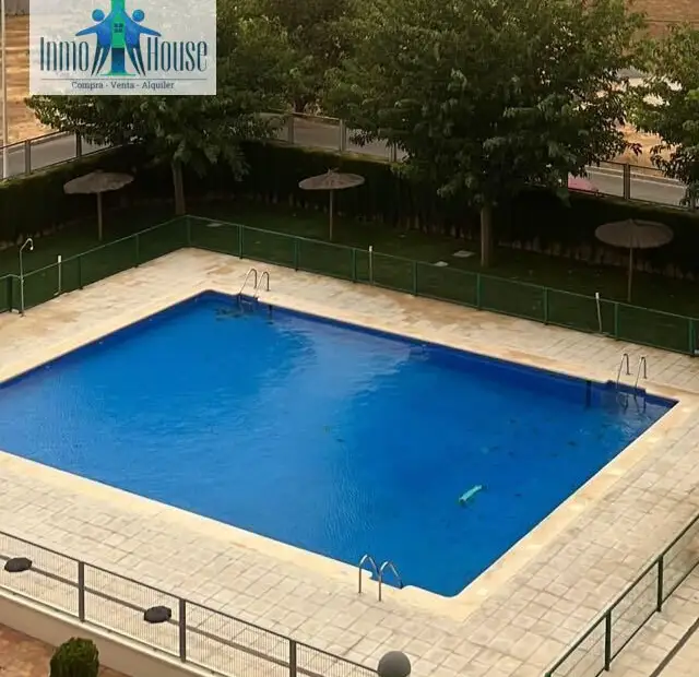 Inmohouse vende piso con piscina y zonas comunes en imaginalia en Albacete