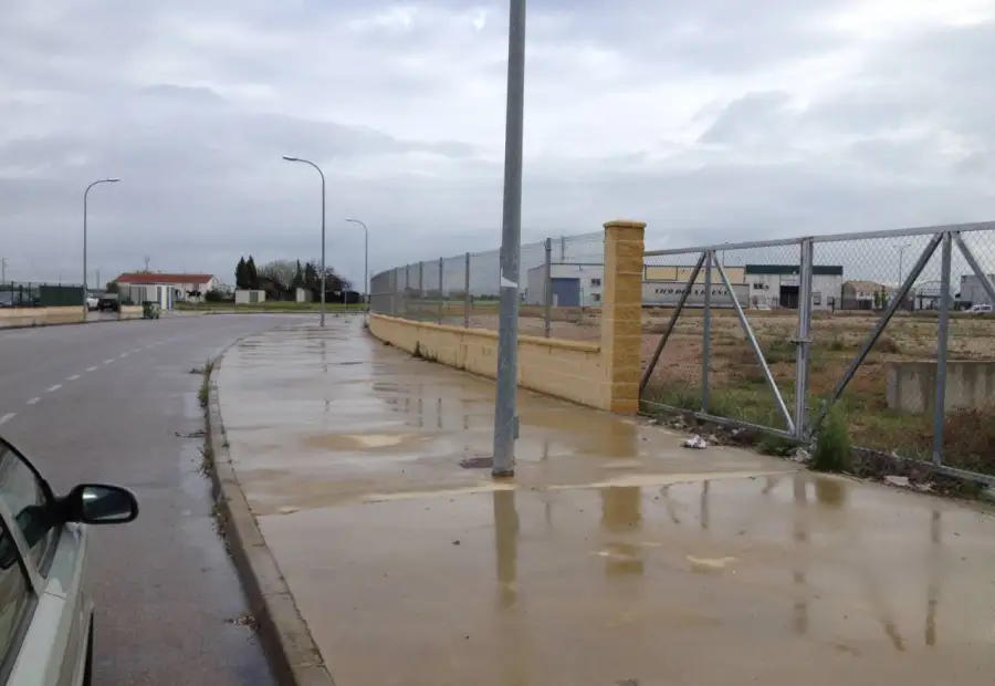 PARCELAS INDUSTRIALES con proyecto edificatorio en Manzanares