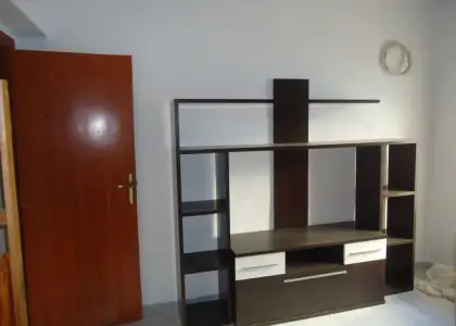 Piso de 3 dormitorios. Semiamueblado. en Manzanares