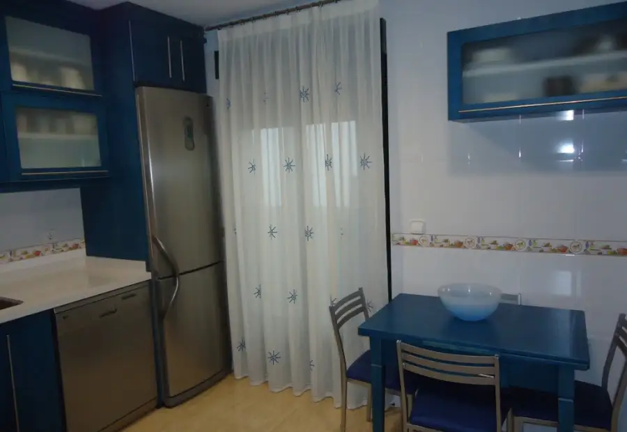 Piso de 3 dormitorios. Seminuevo. Con garaje. en Manzanares