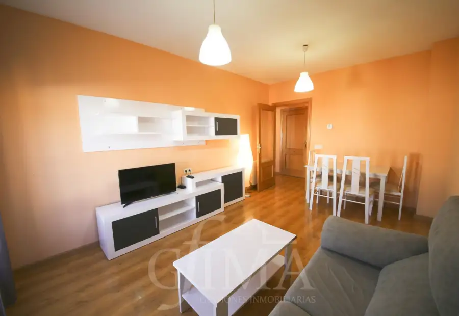 Piso en venta con dos dormitorios y plaza de garaje en Argamasilla de Alba