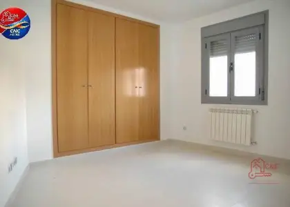 Piso en venta en Alcázar De San Juan, Emilio Castelar, de 102 m2 con 1 dormitorio, baño, plaza de garaje y trastero por 95.000 €, Ref. 0438 en Alcázar de San Juan
