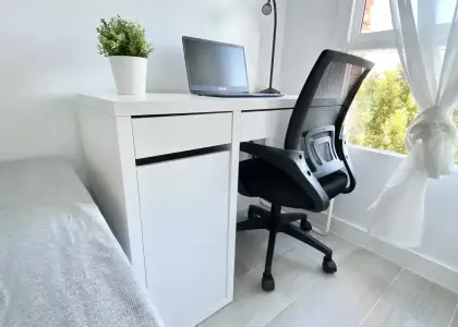 Se alquila habitación en apartamento de 4 dormitorios en Getafe, Madrid en Madrid