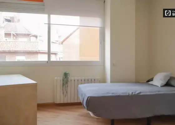 Se alquila habitación en piso compartido de 2 habitaciones en Vista Alegre en Madrid