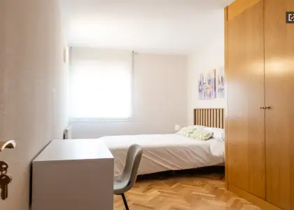 Se alquila habitación en piso compartido de 3 habitaciones en Madrid en Madrid