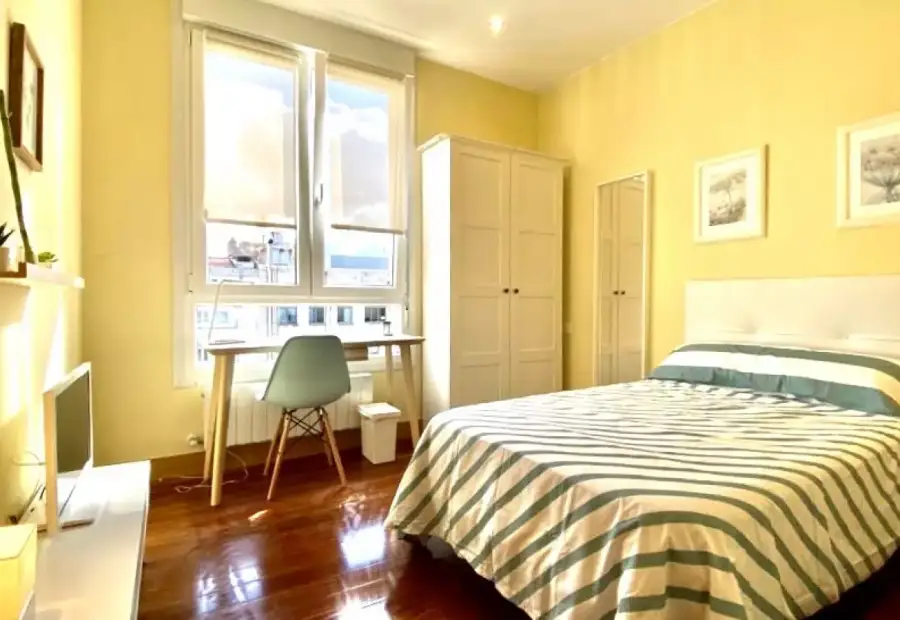 Se alquila habitación en piso compartido de 5 habitaciones en Basurtu, gastos incluidos. en Bilbao