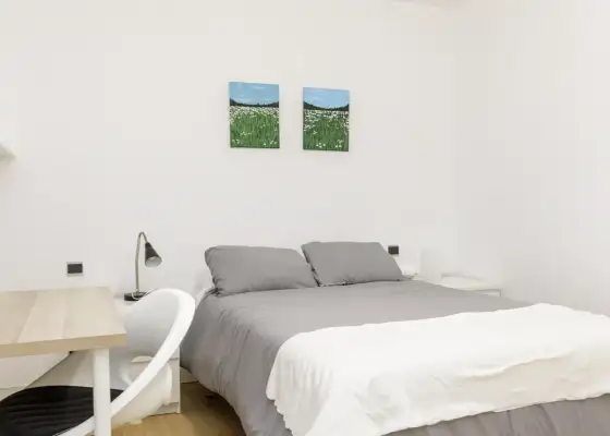 Se alquila habitación en piso compartido de 5 habitaciones en Zaragoza, todos los gastos incluidos.