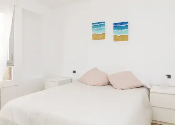 Se alquila habitación en piso compartido de 5 habitaciones en Zaragoza, todos los gastos incluidos.