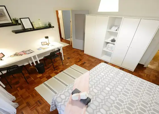 Se alquila habitación en piso de 4 dormitorios en Ametzola en Bilbao