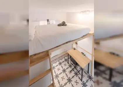 Se alquila habitación en piso de 8 habitaciones en Granada en Granada