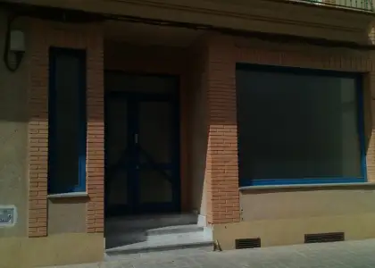 Se alquila local comercial en perfecto estado a escasos metros del centro en Manzanares