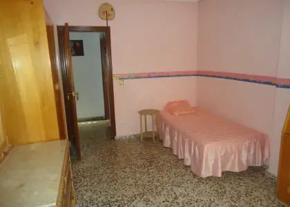 Se alquila piso centrico de 5 dormitorios en Manzanares