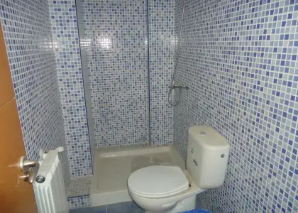 Se vende casa adosa de cuatro dormitorios en zona centro en Manzanares