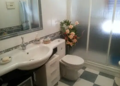 Se vende casa de cinco dormitorios en buena zona en Manzanares