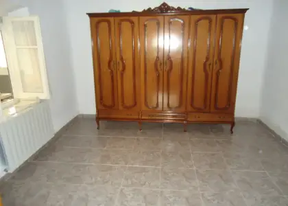 Se vende casa de cinco dormitorios en zona divina pastora en Manzanares