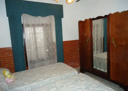 Se vende casa de pueblo en Manzanares