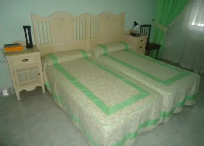 Se vende piso de tres dormitorios en zona centro con garaje en Manzanares