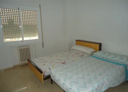 Se vende piso de tres dormitorios reformado en buena zona. en Manzanares