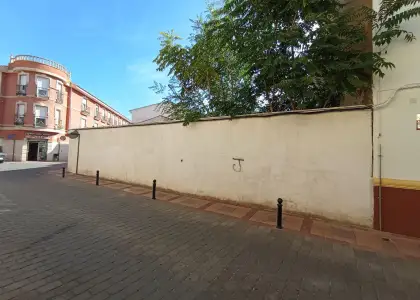 Terreno / Urbano (solar) En Venta Plaza Alonso Quijano, Argamasilla de Alba en Argamasilla de Alba