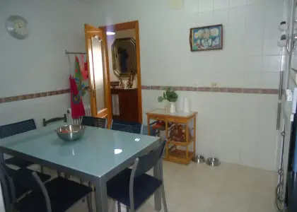 Venta de adosado en zona residencial con piscina comunitaria en Manzanares