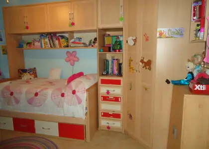 Venta de casa de cuatro dormitorios muy luminosa y con patio en Manzanares