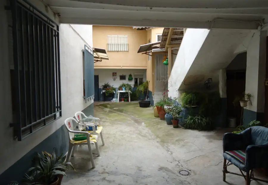 Venta de casa de vecinos en zona centro-altagracia en Manzanares