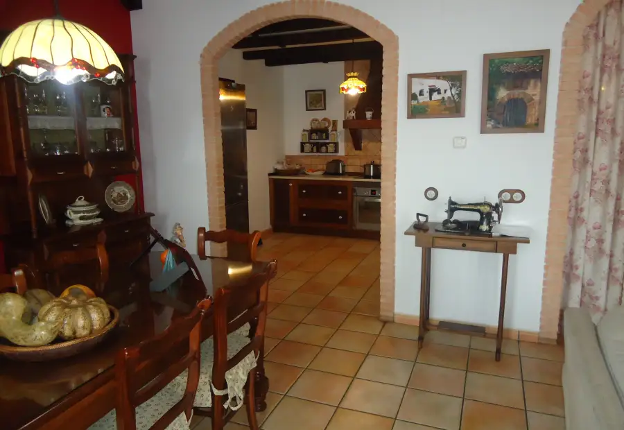 Venta de casa en zona institutos de reciente construcción en Manzanares