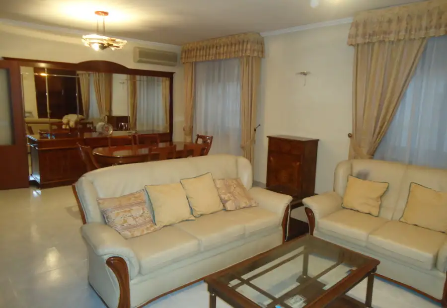Venta de casa unifamiliar en zona residencial muy cercana al centro en Manzanares