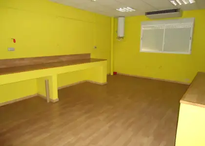 Venta de nave industrial de 800 M2 de parcela y 554 M2 construidos en Manzanares