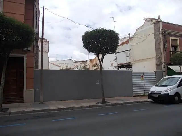 Venta de parcela de 300 metros cuadrados en Manzanares