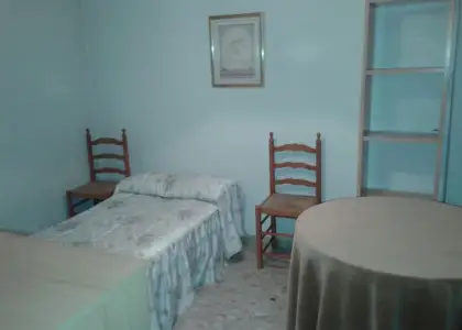 Venta de piso de cuatro dormitorios en zona hospital calefacción incluida en el precio en Manzanares