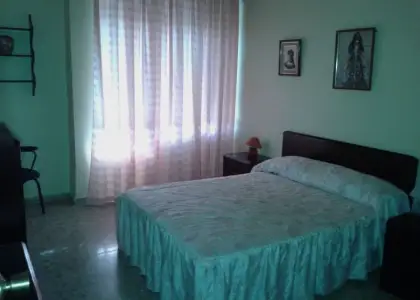 Venta de piso de cuatro dormitorios en zona hospital calefacción incluida en el precio en Manzanares