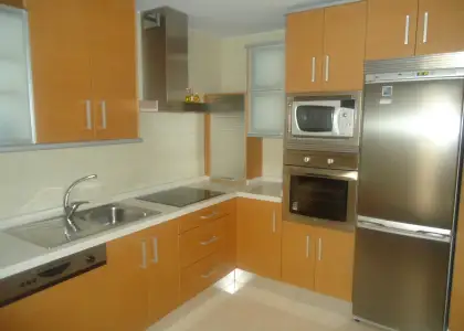 Venta de piso de dos dormitorios nuevo totalmente amueblado con garaje y trastero en Manzanares