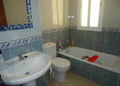Venta de piso de tres dormitorios, dos baños y garaje en zona insititutos en Manzanares