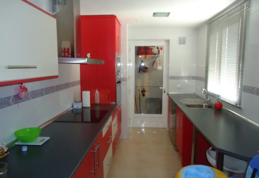 Venta de piso de tres dormitorios, dos baños y garaje en zona insititutos en Manzanares