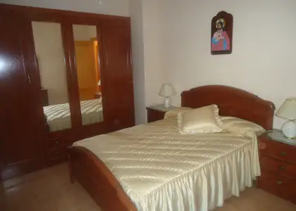 Venta de piso de tres dormitorios y dos baños en el centro con Plaza de Garaje. Seminuevo en Manzanares
